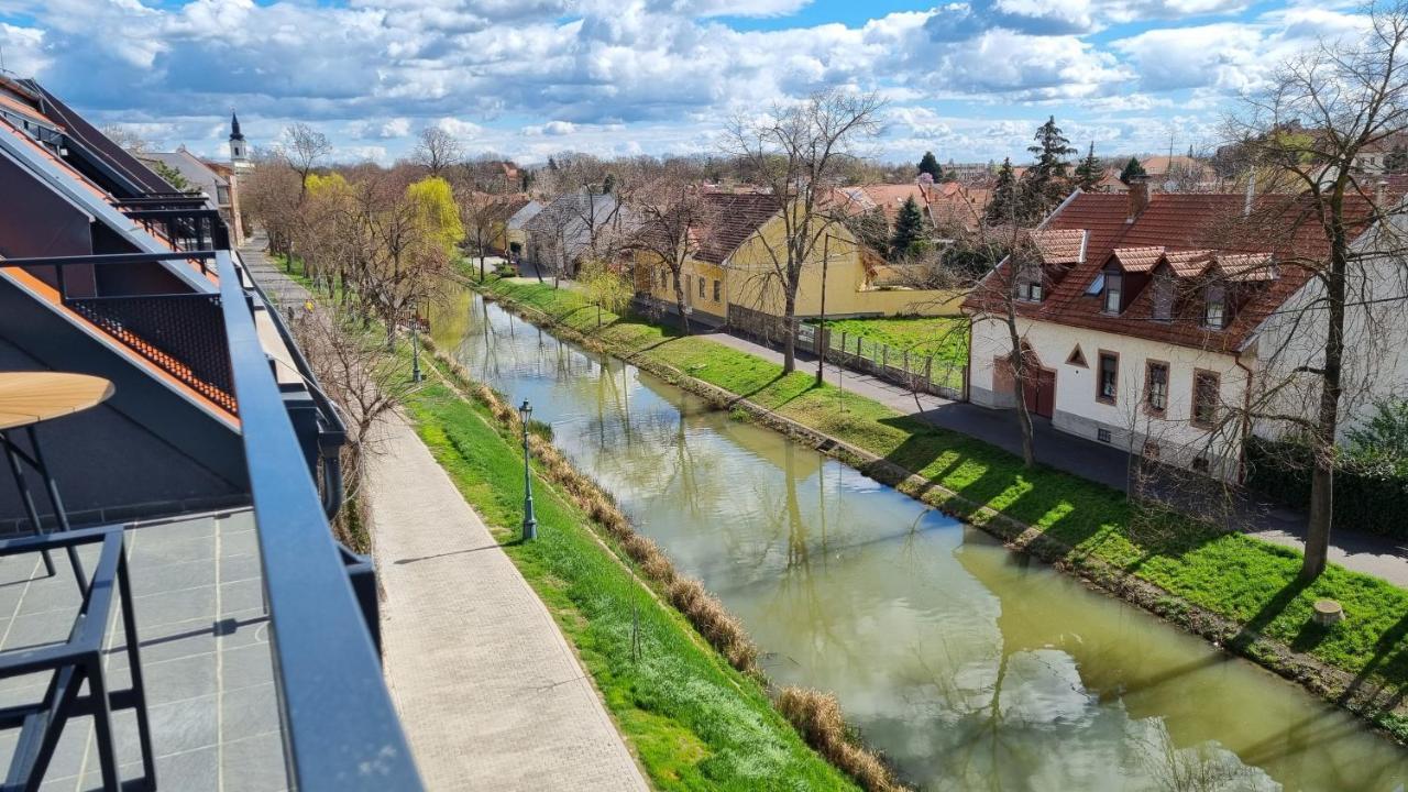 Viktoria Apartman Gyula Exterior photo