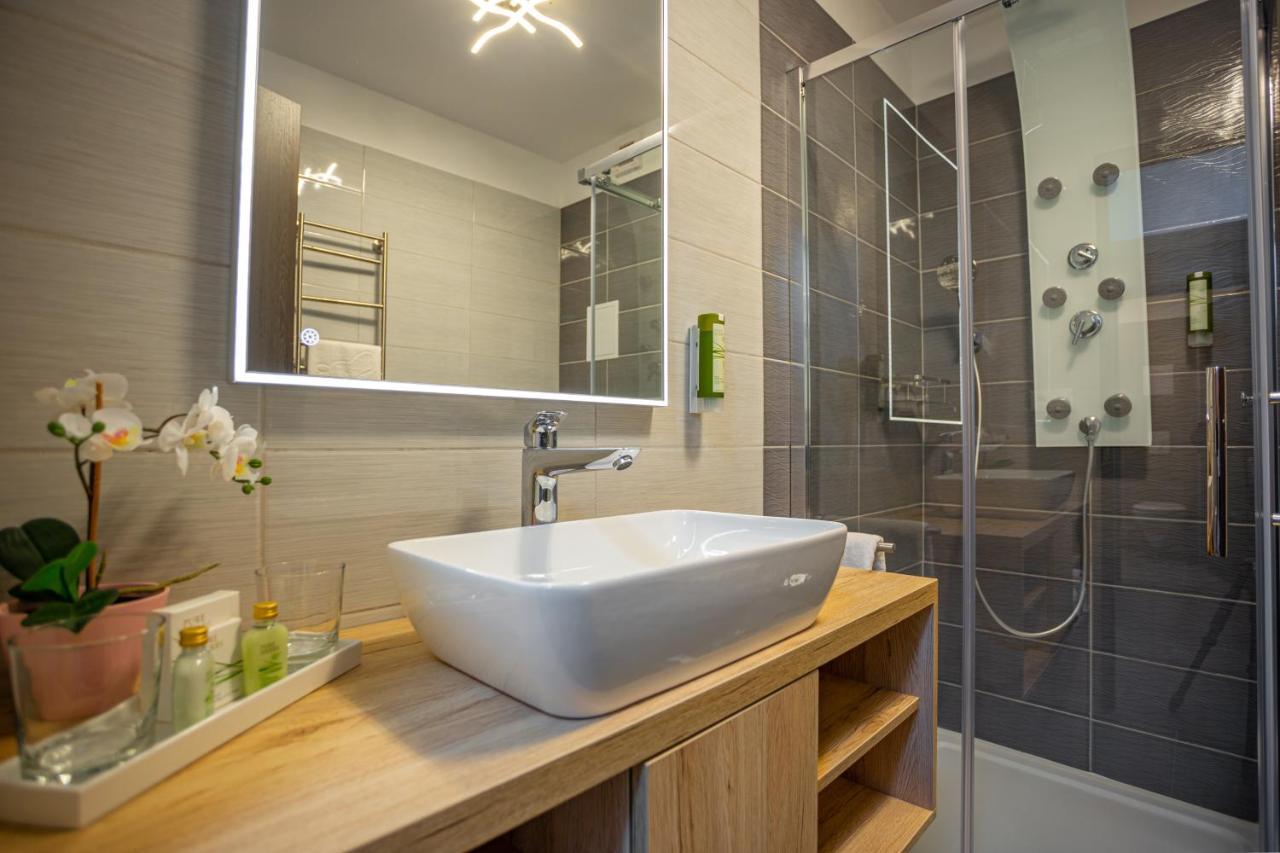Viktoria Apartman Gyula Exterior photo