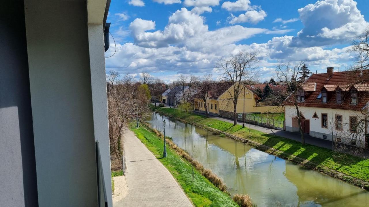 Viktoria Apartman Gyula Exterior photo