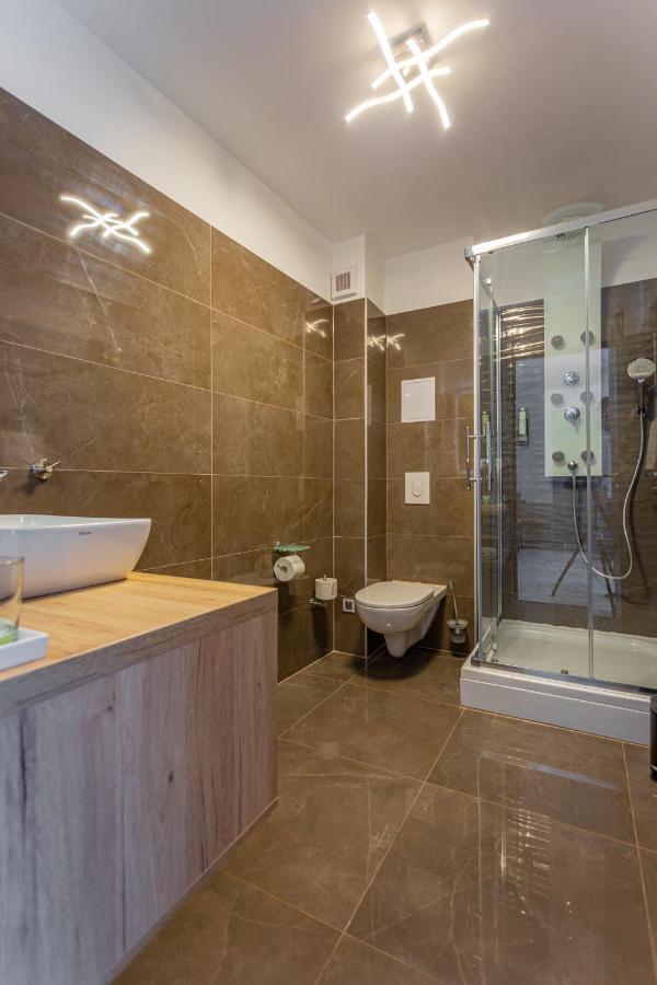 Viktoria Apartman Gyula Exterior photo